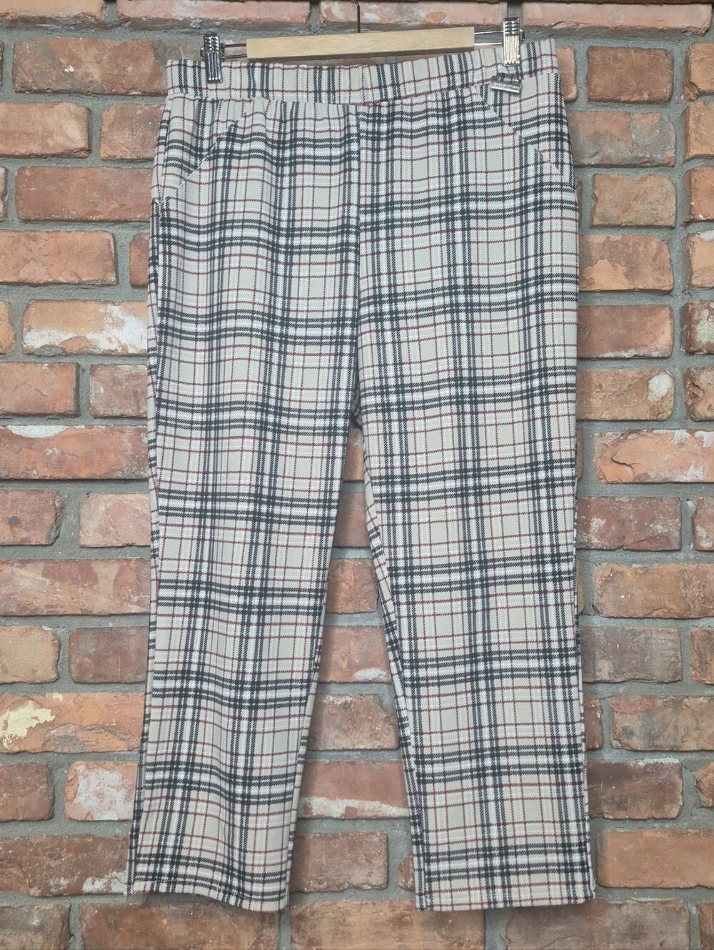 Adrienne Vittadini Plaid Ankle Pants XL Tapered Pull On Stretch Burgundy Check